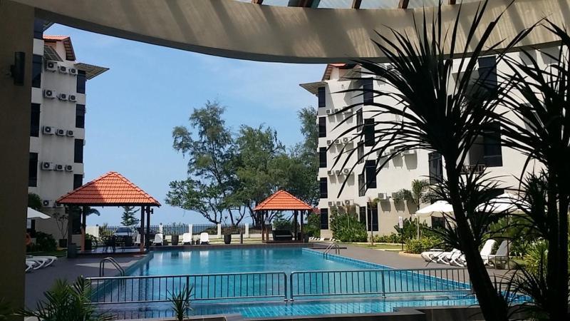 Samsuria Beach Apartment Resort Cherating Ngoại thất bức ảnh